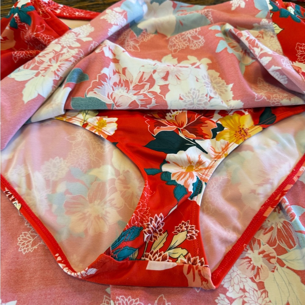 Torrid 2 Floral Tropical Hawaiian Red Two-Piece Swimsuit Set Gorgeous - Picture 9 of 16